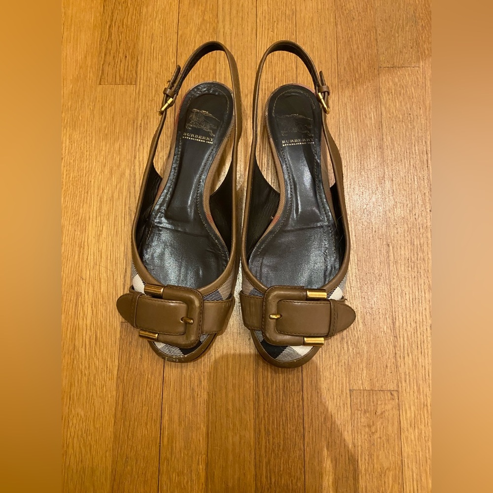 Burberry flats size 37